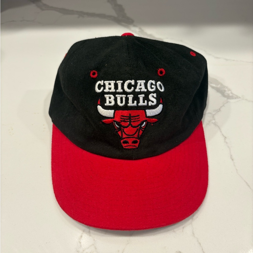Vintage 90’s Chicago Bulls Black and Red Hat